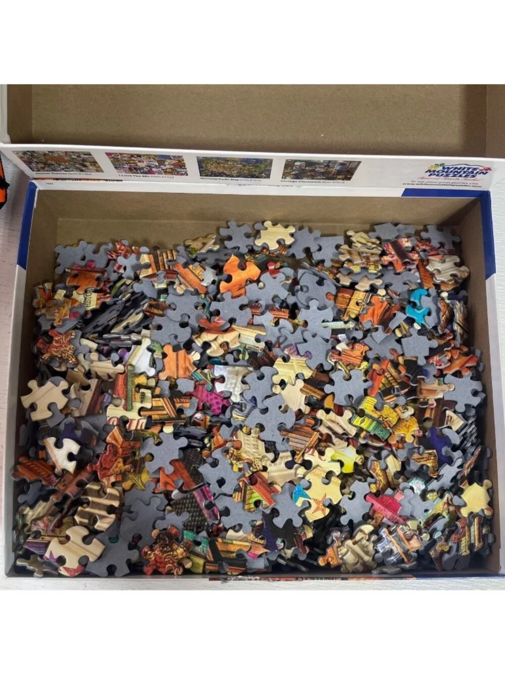 Readers Paradise 1000-Piece Jigsaw Puzzle By White Mountain Puzzles